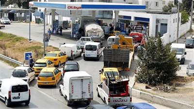 رئيس الوزراء التونسي يكلف الجيش بتوزيع الوقود على محطات البنزين