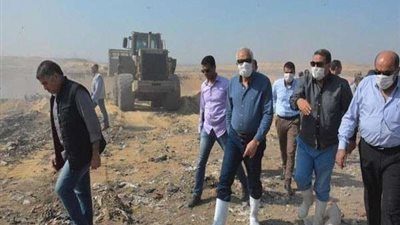 محافظ الجيزة يتابع عمليات إخماد حريق مقلب قمامة بالكوزلوك والكمامة