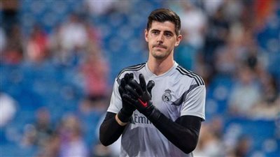 ريال مدريد يضحي بنافاس من أجل كورتوا