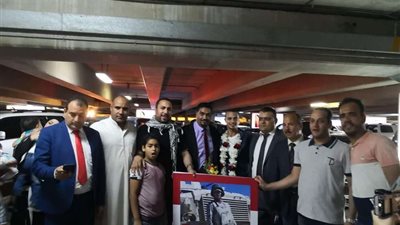 الجالية المصرية في الكويت تستقبل البطل 