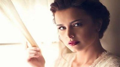 الفنانة اللبنانية نور تطمئن على حالة صلاح عبدالله بعد تعرضه لجلطة