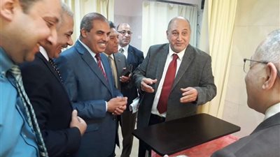 رئيس جامعة الأزهر يفتتح توسعات قسم الروماتيزم والتأهيل بالحسين الجامعي..صور
