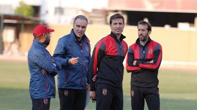 الاهلي يكشف حقيقة رحيل لاعبيه في الصيف