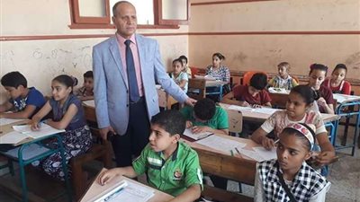 انتظام سير لجان امتحانات الفصل الدراسي الثاني بالفيوم