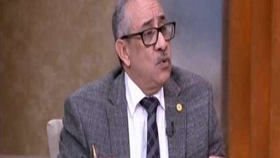 برلماني يستنكر حصول موظفي 