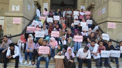 الصحة تنفي والأطباء يهددوا بالإضراب.. أزمة رفض ضم سنة الامتياز عرض مستمر