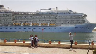 أحدث سفينة في العالم ترسو الآن فى  بورسعيد