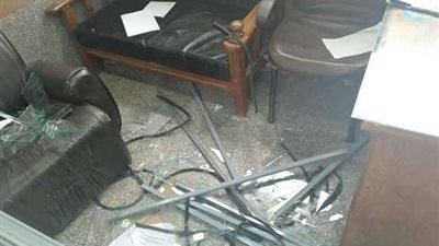 ضبط ٣ أشخاص تعدوا بالضرب على أطباء مستشفى بنها الجامعي