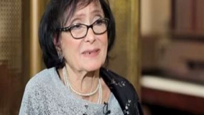 وصول جثمان الفنانة محسنة توفيق إلى مسجد السيدة نفيسة