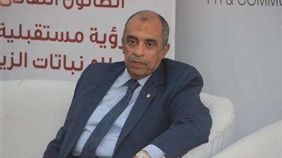 هالة زايد تبحث مع وزير الزراعة الأمراض المتعلقة بالصحة العامة