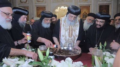البابا تواضروس الثاني يصلي عشية مارمرقس بالإسكندرية
