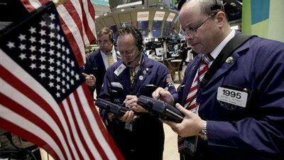 تراجع الأسهم الأمريكية بسبب مخاوف من تجدد الحرب التجارية بين واشنطن وبكين