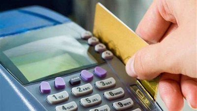 الحكومة تنفي توقف تفعيل البطاقات التموينية الجديدة نتيجة أعطال