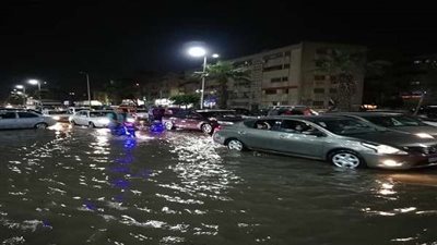 شلل مروري بسبب انفجار ماسورة مياه بحدائق القبة