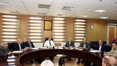 محافظ الشرقية: انتظام سير عملية توريد الأقماح لصوامع وشون المحافظة