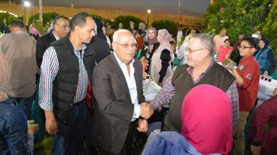 محافظ بورسعيد يشارك العاملين بالمحافظة والجهاز التنفيذي الإفطار الرمضاني