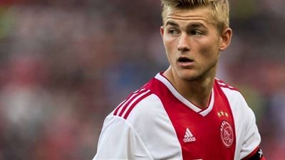 أياكس يسجل الهدف الأول في شباك توتنهام