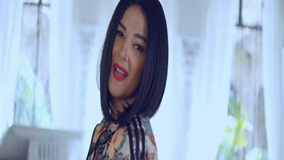 شاهد بالفيديو..دنيا سمير غانم تغني باللهجة الخليجية في 