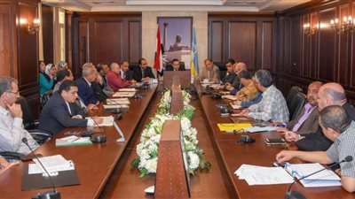 محافظ الإسكندرية لرؤساء الأحياء:  لن أسمح بأي تقصير