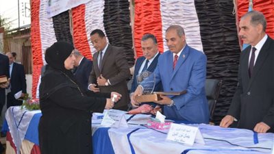 بالصور.. رئيس جامعة الأزهر يكرّم أسر شهداء الوطن في حفل إفطار جماعي بأسيوط