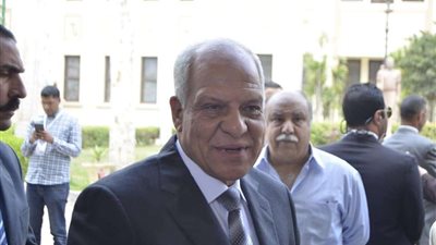 محافظ الجيزة: توريد 106 آلاف طن أقماح للصوامع والشون بالمحافظة