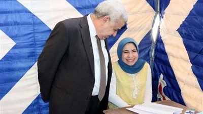 نائب رئيس جامعة طنطا يتابع سير الإمتحانات بكلية طب الأسنان