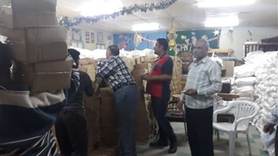 محافظ البحيرة يشكل لجنة لتوزيع 10 الالاف كرتونة و400 بطانية لمحدودي الدخل