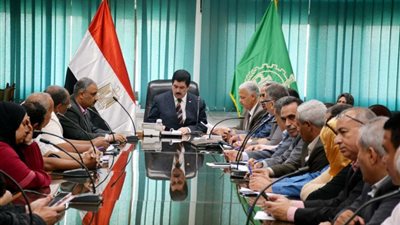 محافظ القليوبية يبحث تذليل العقبات لإنشاء 11 مدرسة جديدة