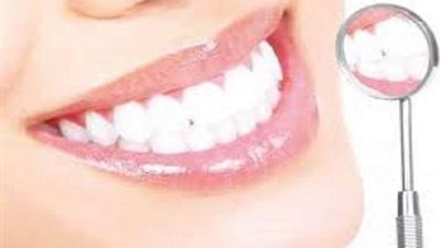 طبيب أسنان يوضح طرق الحصول على ابتسامة مشرقة