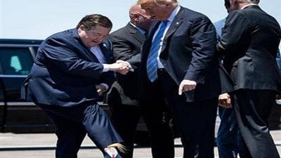 جوارب سياسي أمريكي تثير الجدل على مواقع التواصل الاجتماعي.. والسبب!