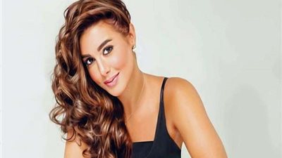 ياسمين صبري: توجه سؤالا لجمهورها على تويتر