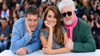 بالصور.. جلسة تصوير لأبطال فيلم 