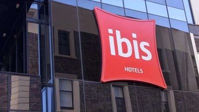 فندق يكرم نزيل مسلم بـ