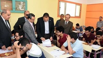 محافظ الشرقية يتفقد لجان إمتحانات الفصل الدراسي الثاني للصف الأول الثانوي