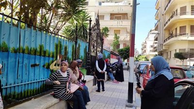 3 مدارس فقط تؤدي إمتحانات أولي ثانوي بالتابلت في القليوبية