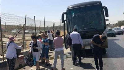 انفجار جسم غريب أثناء مرور أتوبيس سياحي بمنطقة الرماية أسفر عن وقوع إصابات