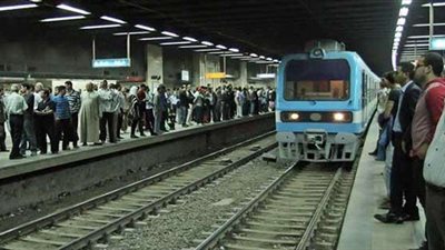 وفاة شخص أسفل عجلات مترو الشهداء