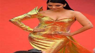 بالصور.. آيشواريا راي تتألق بإطلالة جذابة في مهرجان كان