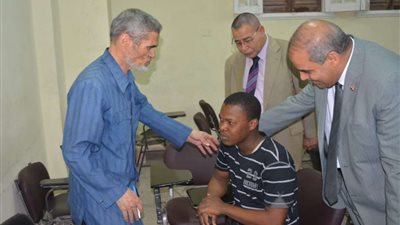رئيس جامعة الأزهر يتفقد لجان امتحانات الشفهي في كليات قطاع الدراسة