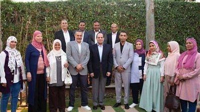 على مائدة واحدة.. السيسي يجتمع بفئات الشعب في 