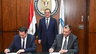 وزير البترول يوقع اتفاق لتطوير أداء الكوادر البشرية الخاصة