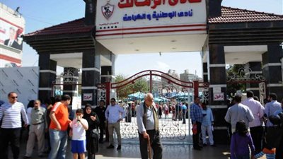 مسؤولو الزمالك يستعدون لاستقبال بعثة نهضة بركان فور وصولها للقاهرة