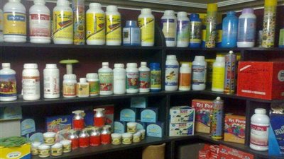 ضبط 27 طن أسمدة ومبيدات زراعية منتهية الصلاحية بإحدى قرى البحيرة