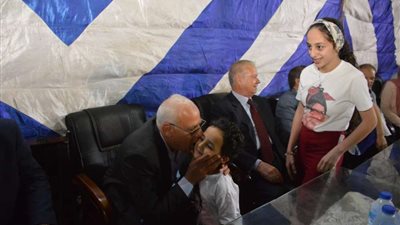 صور.. محافظ بورسعيد يشارك نزلاء دار الفتيات القاصرات والأيتام الأفطار