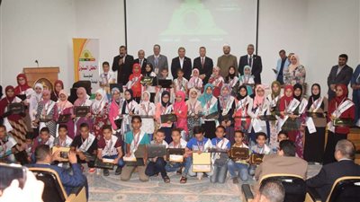 محافظ بني سويف يكرم50 طفلاً من حفظة القرآن الكريم بمناسبة شهر رمضان الفضيل