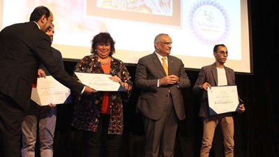 بالصور.. وزيرة الثقافة تكرم فائزي مسابقة تراثي 4 بالهناجر