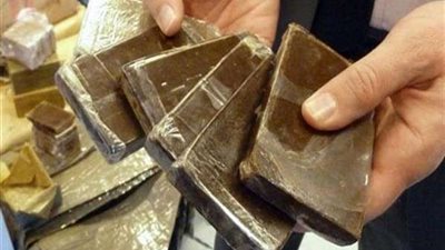 سقوط تشكيل عصابي بحوزته 71 طربة حشيش قبل ترويجها بالإسكندرية