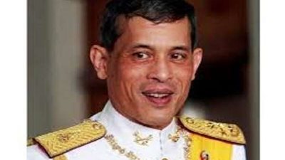 ملك تايلاند وقرينته يفتتحان أولى جلسات البرلمان الجديد