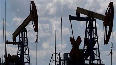 أسعار النفط تسجل أكبر تراجع يومي لها منذ بداية العام