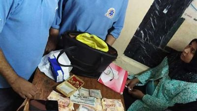 مسعف وسائق يسلمان مبلغ مالي كبير وقطع ذهبية في حادثة ببني سويف